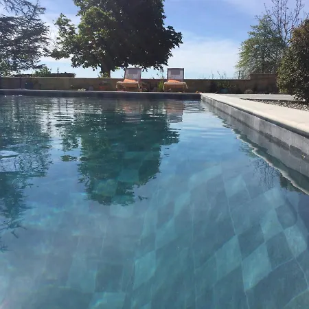 D'hotes De La Plano Bed & Breakfast 3*